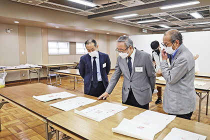 作品に対峙する（篆刻・刻字）